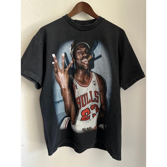 Michael Jordan Chicago Bulls Vintage Reprint Single Stitch T-shirt - Picture 1 of 6